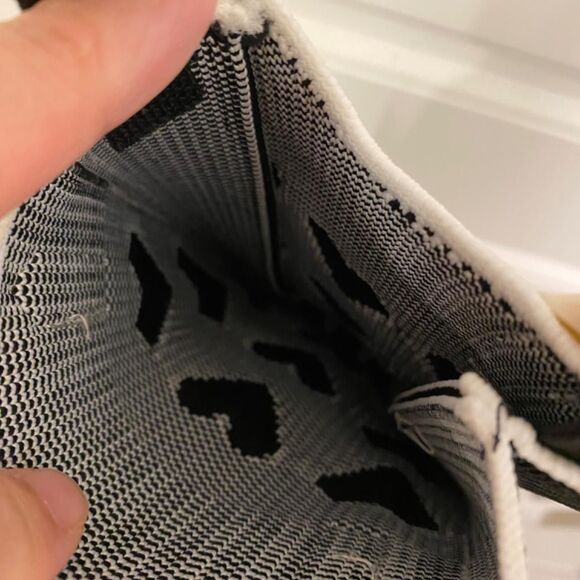 Knitted Mini Open Cross Body Bag/Cell Phone Bag. Hearts Design. Black/White - Picture 5 of 8